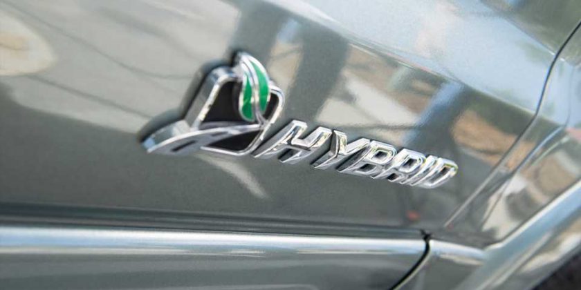 What Are The Advantages and Disadvantages Of A Hybrid Car? - AutoMoto Tale