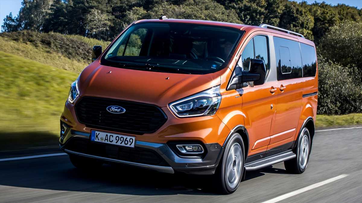 ford transit custom people carrier